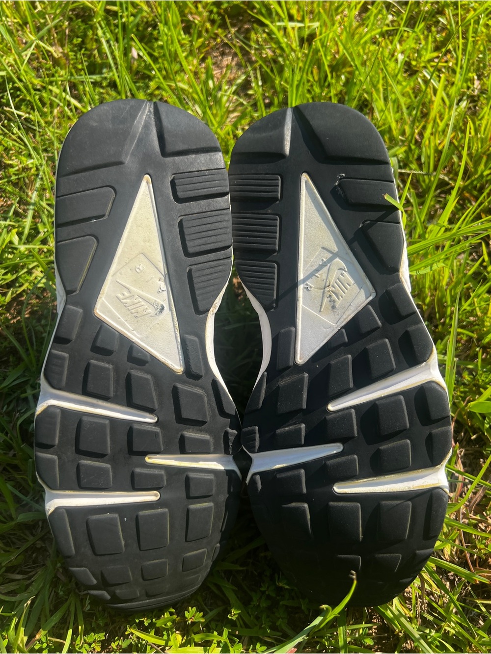 CLEAN Nike size 8 Mens Air Huarache Orca White Black shoes - Picture 9 of 12